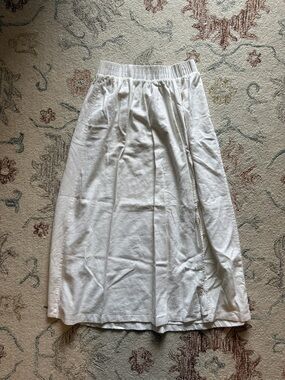 White Elastic-Waist Skirt
